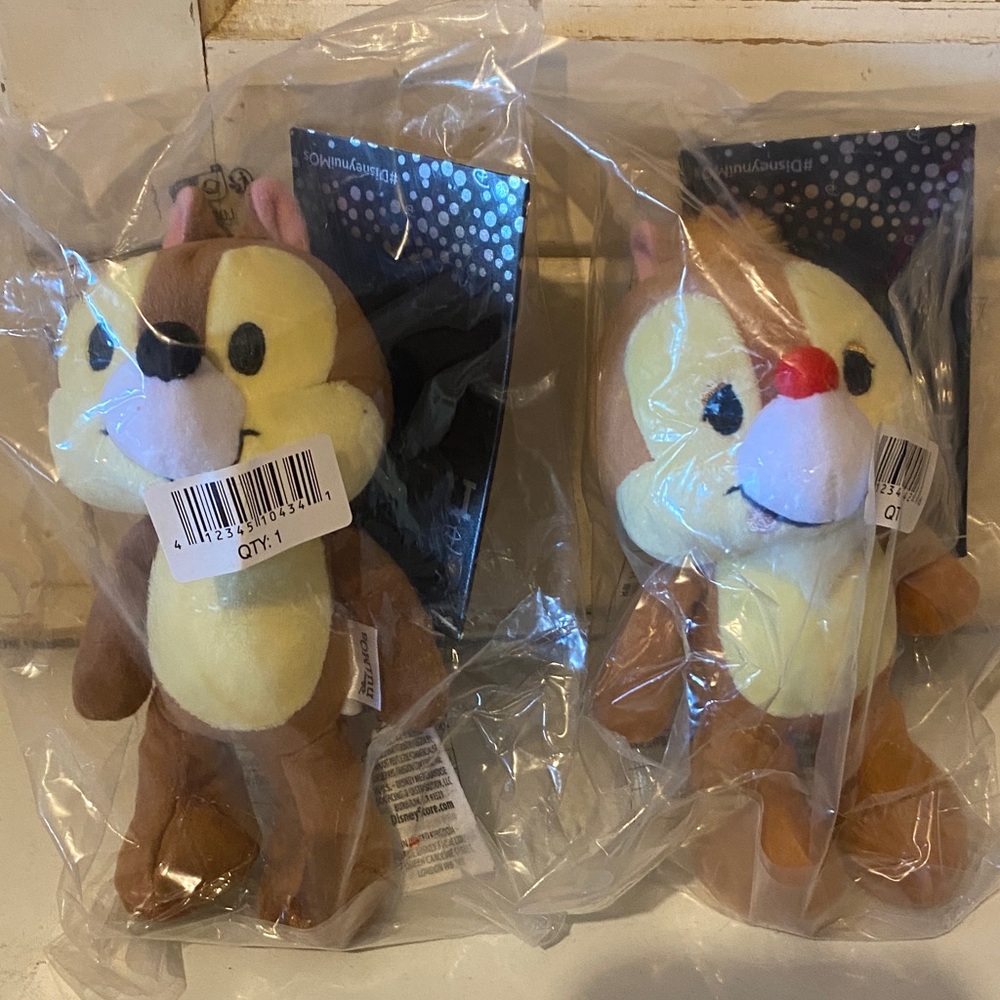 NWT Chip and Dale Nuimos